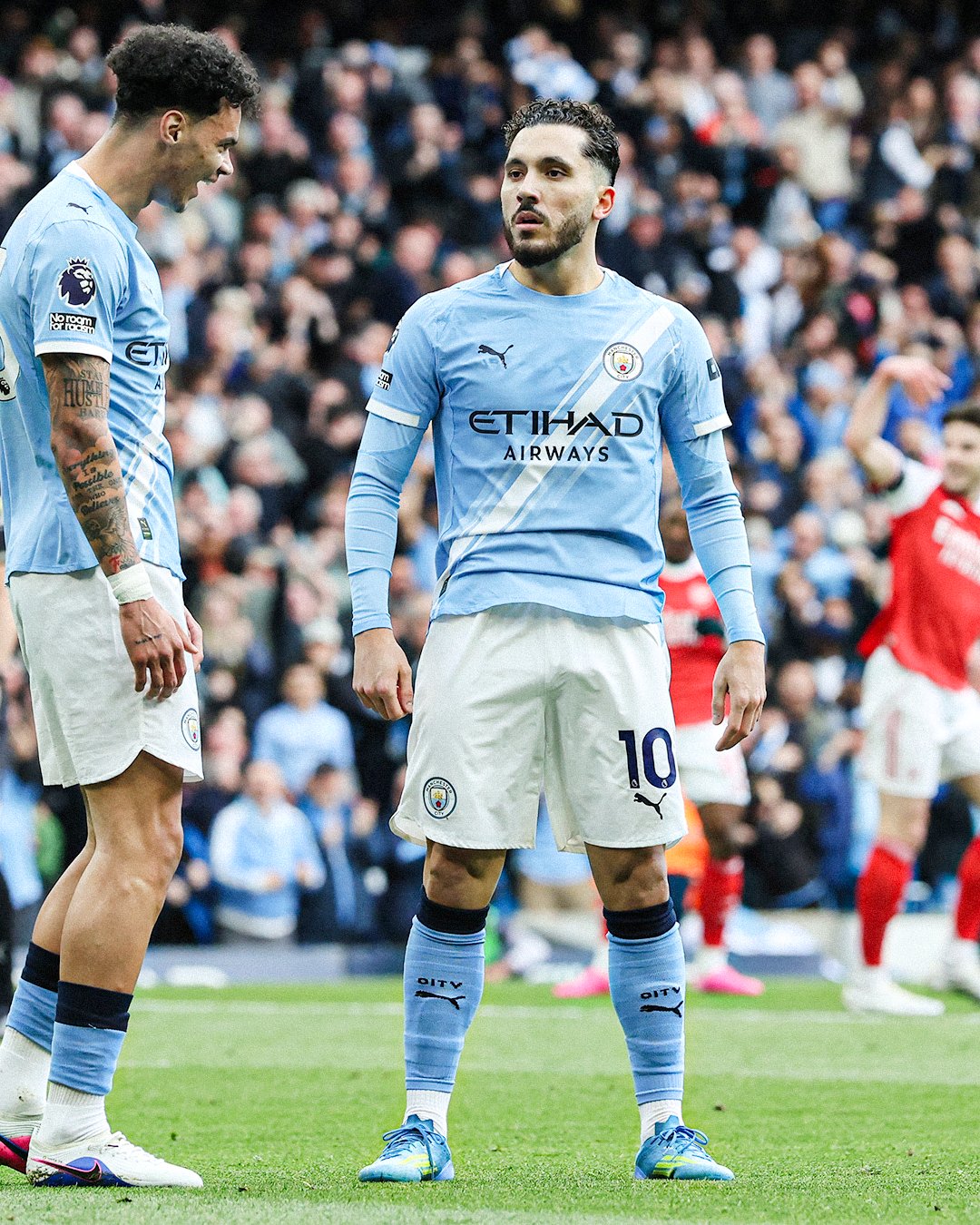 Arsenal was beaten at the Etihad, and the Premier League title race now seems to have restarted.