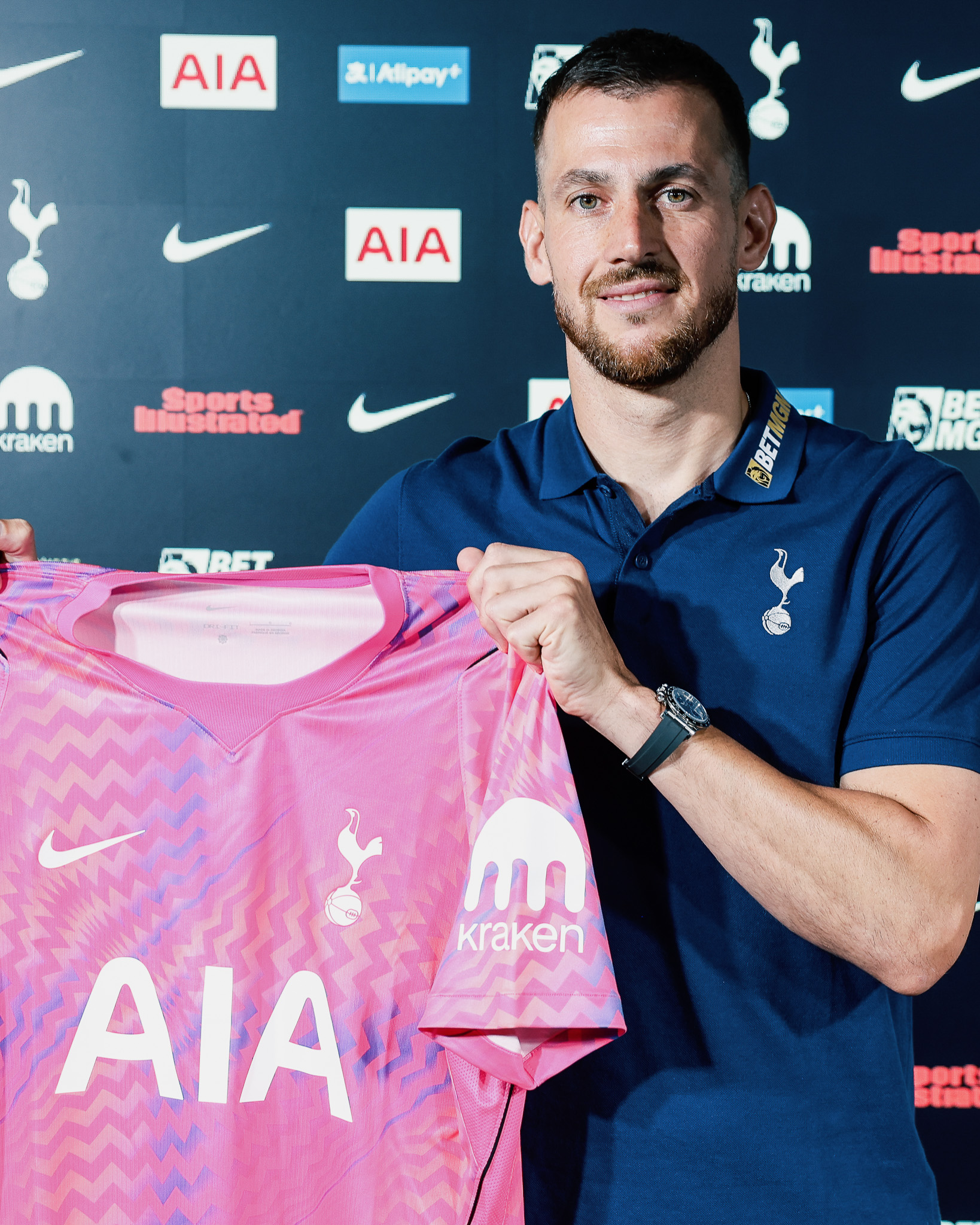 Martin Dúbravka Arrives at Tottenham Hotspur, Vicario Indicates Intention to Depart.