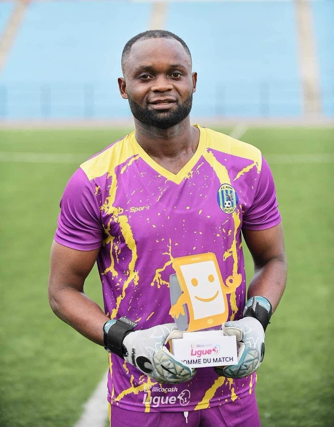 Former Yanga SC goalkeeper Clause Kindoki dies in motorcycle accident.