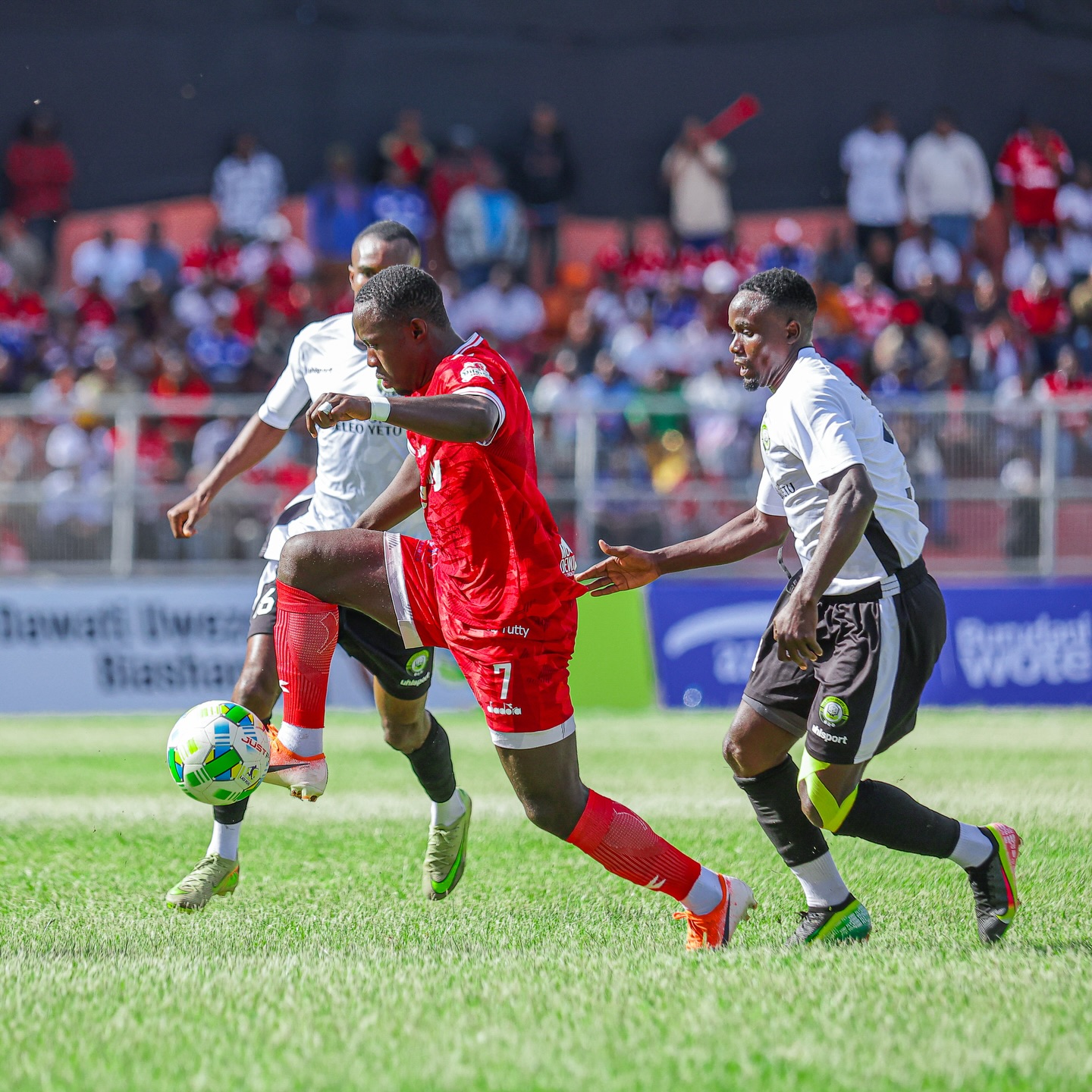 Simba chupuchupu Arusha, Mbeya City yaikazia Azam Fc