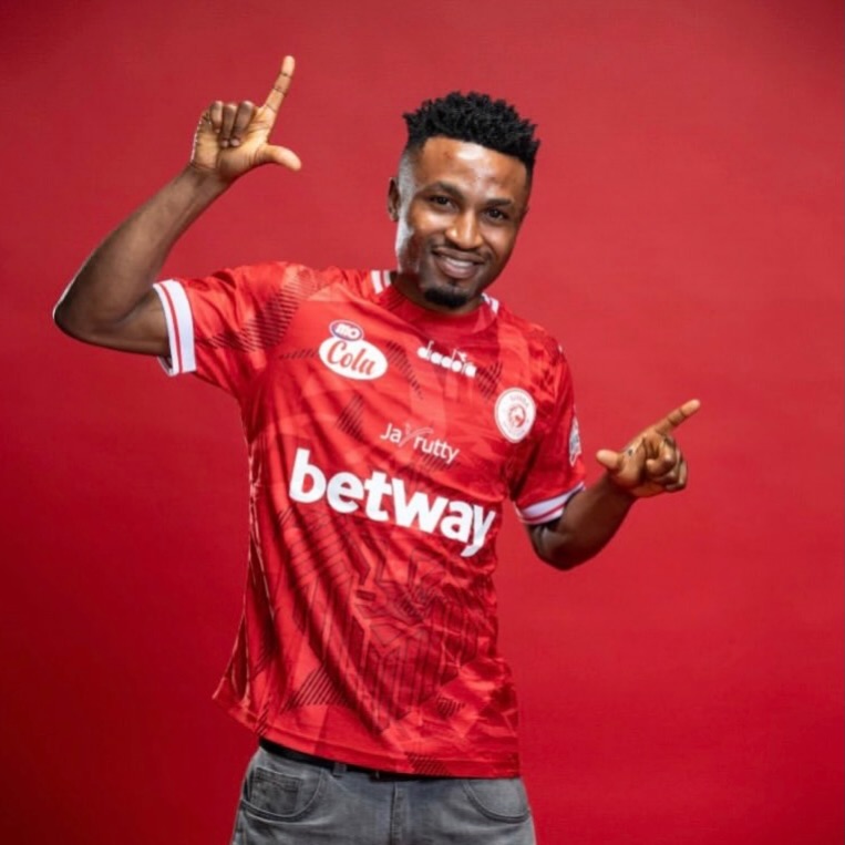 Simba Complete Signing of Nigerian Midfielder Ibraheem Jabaar