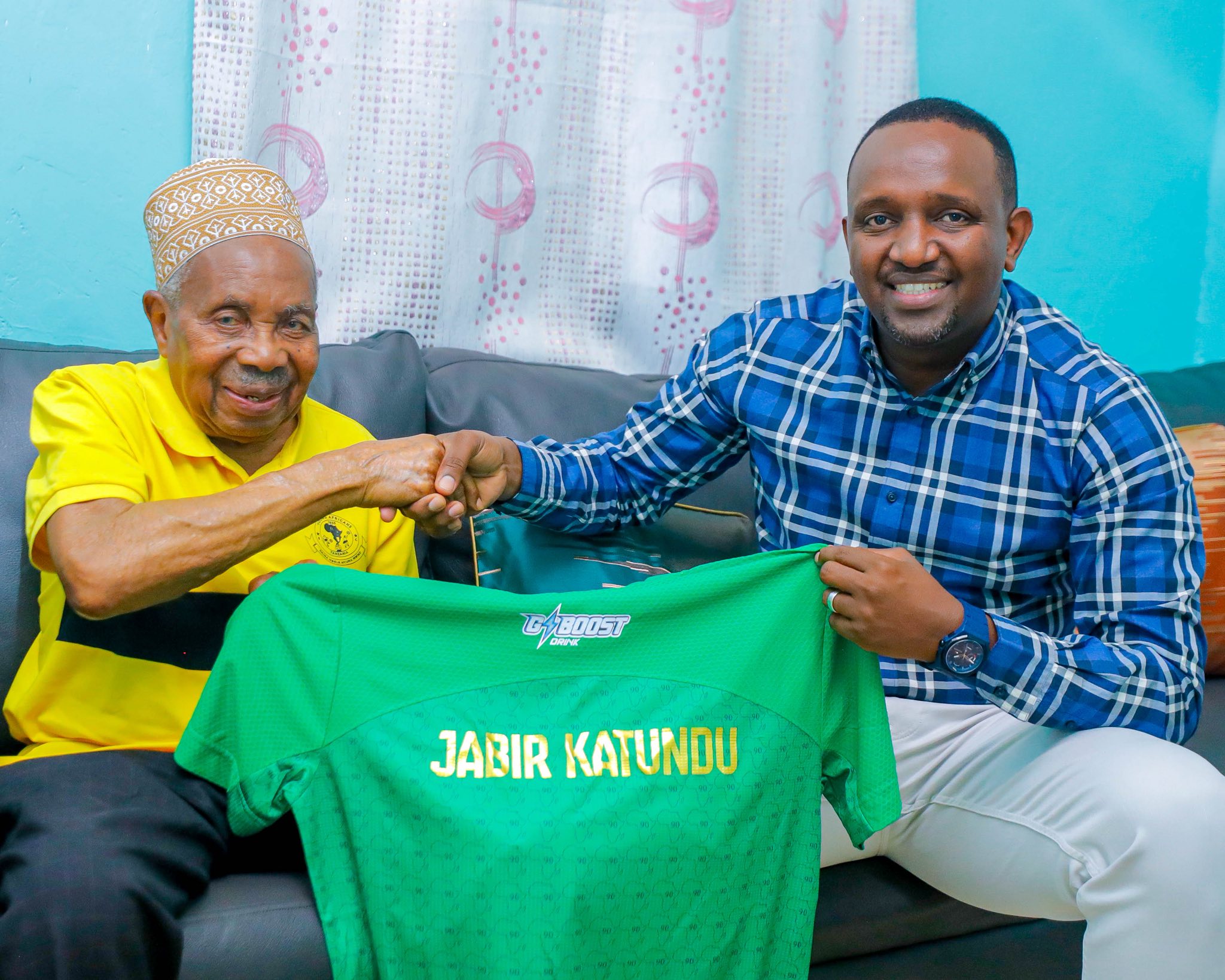 Yanga President Hersi Said Honors Former Secretary Jabir Katundu with 2025/26 Jerseys