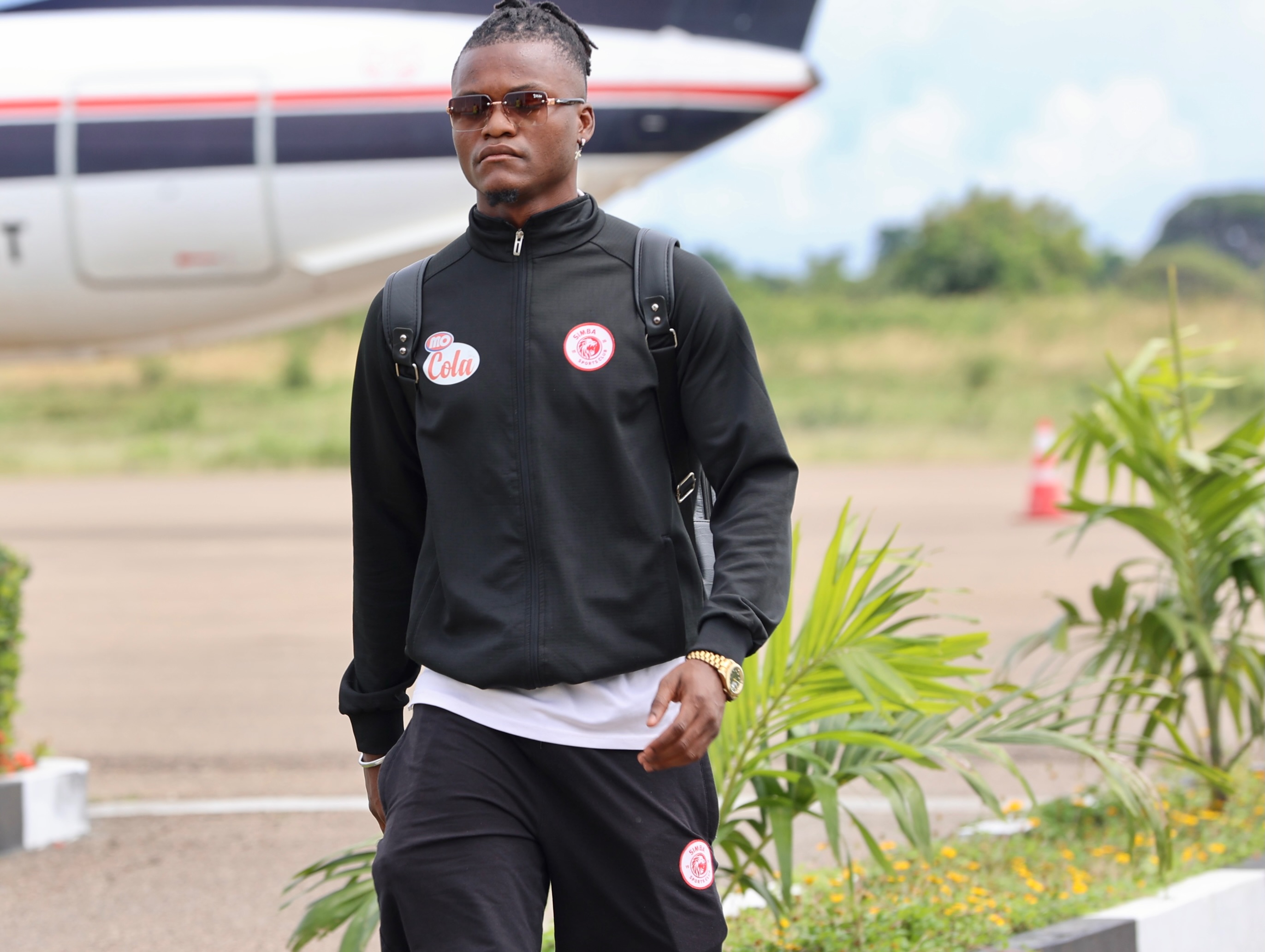 Innocent Loemba’s Simba SC Journey Nears End as Steve Barker Reshapes Squad