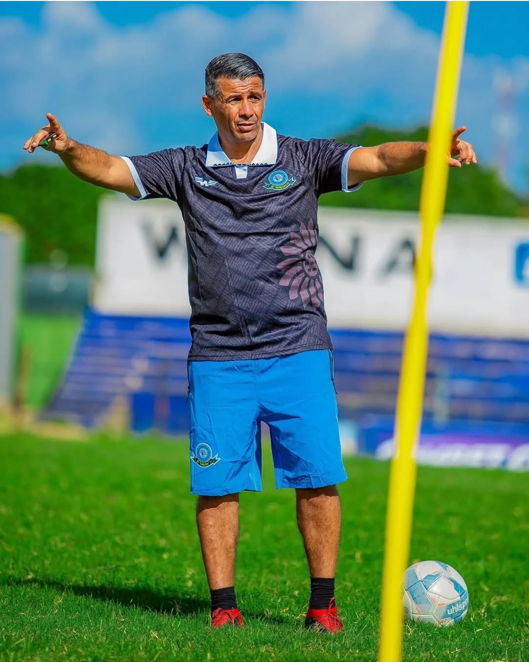 Singida Black Stars cried for their coach joining Yanga