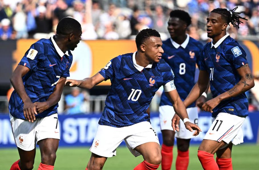 France Cruise Into World Cup Round of 16 With Perfect Record