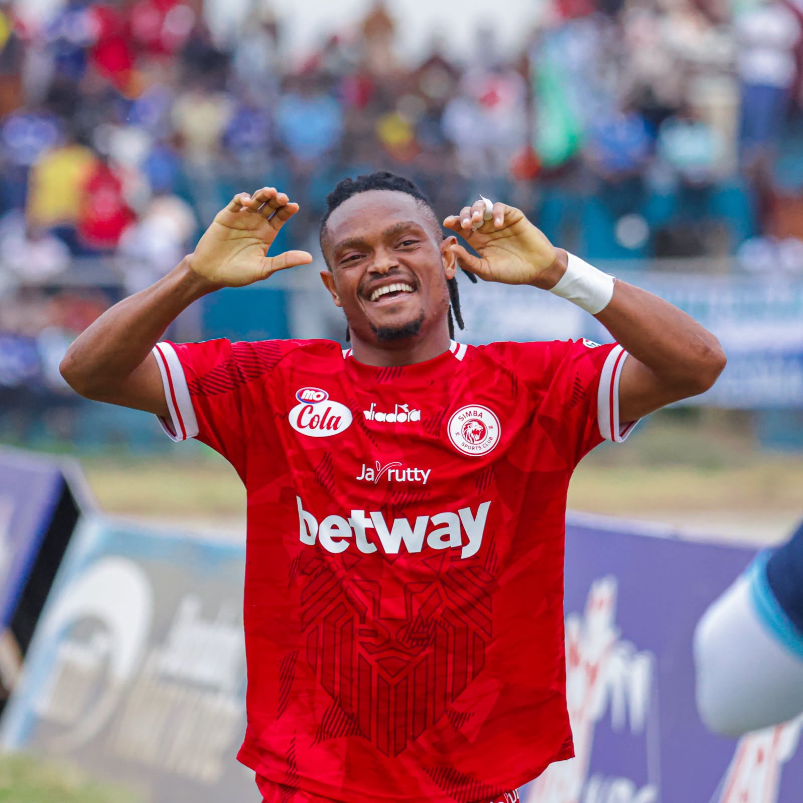 Mwalimu aongeza mkataba wa mkopo Simba