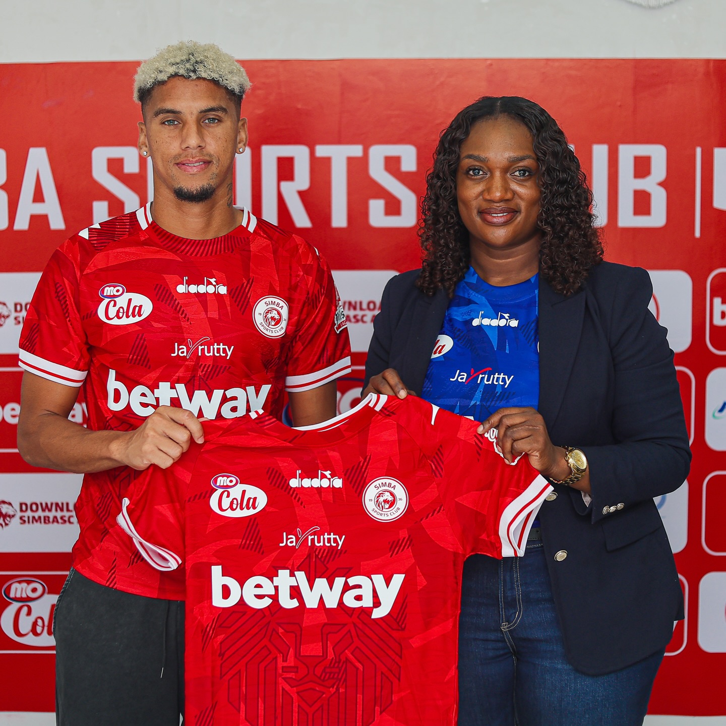 Rushine de Reuck Extends Simba Stay Until 2027